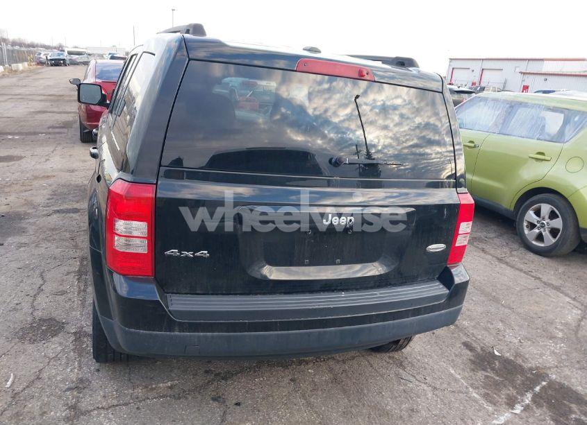 Photo 16 of 2014 Jeep Patriot LATITUDE (VIN 1C4NJRFB9ED910309)