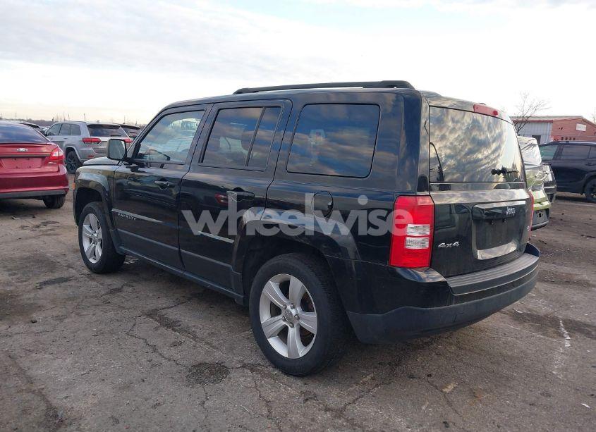 Photo 3 of 2014 Jeep Patriot LATITUDE (VIN 1C4NJRFB9ED910309)