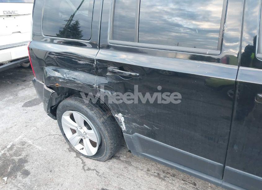 Photo 6 of 2014 Jeep Patriot LATITUDE (VIN 1C4NJRFB9ED910309)