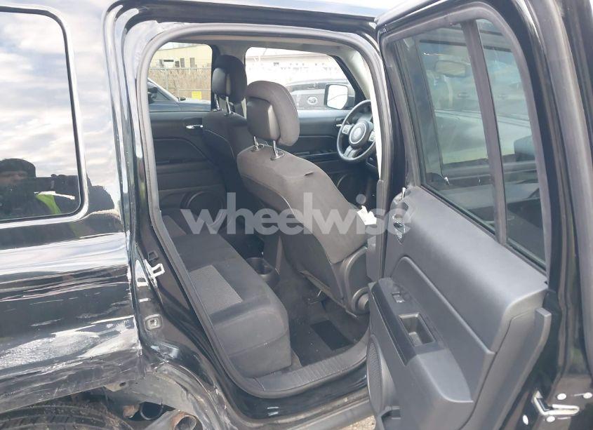 Photo 8 of 2014 Jeep Patriot LATITUDE (VIN 1C4NJRFB9ED910309)