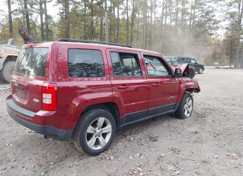 Photo 4 of 2015 Jeep Patriot LATITUDE (VIN 1C4NJRFB9FD202739)