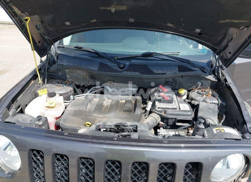 Photo 10 of 2015 Jeep Patriot LATITUDE (VIN 1C4NJRFB9FD270572)