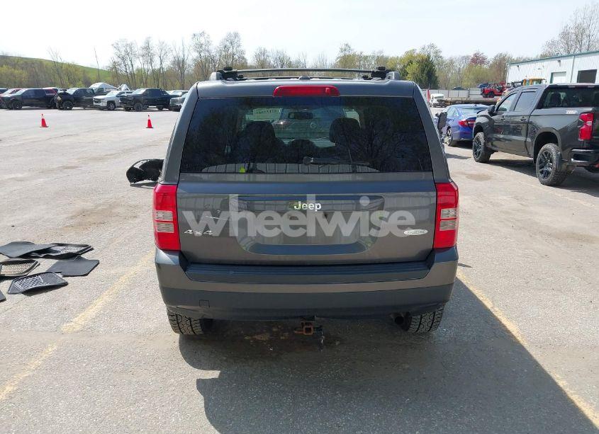 Photo 17 of 2015 Jeep Patriot LATITUDE (VIN 1C4NJRFB9FD270572)