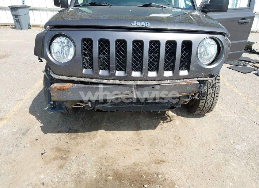 Photo 6 of 2015 Jeep Patriot LATITUDE (VIN 1C4NJRFB9FD270572)
