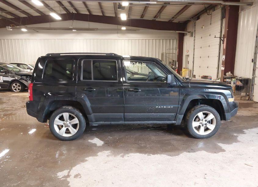 Photo 13 of 2015 Jeep Patriot LATITUDE (VIN 1C4NJRFB9FD425265)