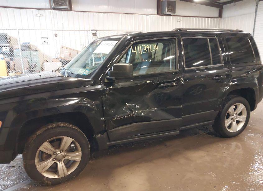 Photo 6 of 2015 Jeep Patriot LATITUDE (VIN 1C4NJRFB9FD425265)