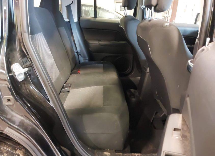 Photo 8 of 2015 Jeep Patriot LATITUDE (VIN 1C4NJRFB9FD425265)