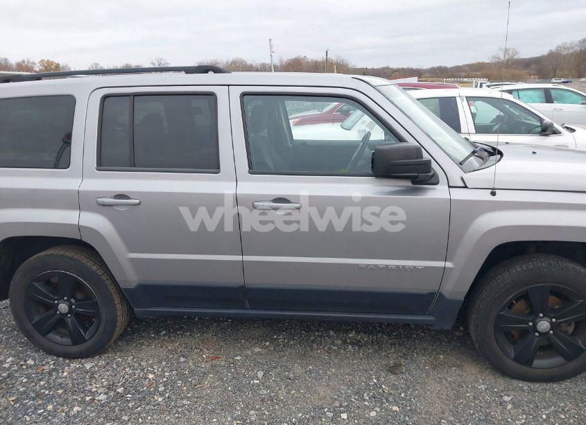 Photo 13 of 2015 Jeep Patriot LATITUDE (VIN 1C4NJRFB9FD425279)