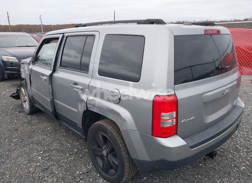 Photo 3 of 2015 Jeep Patriot LATITUDE (VIN 1C4NJRFB9FD425279)