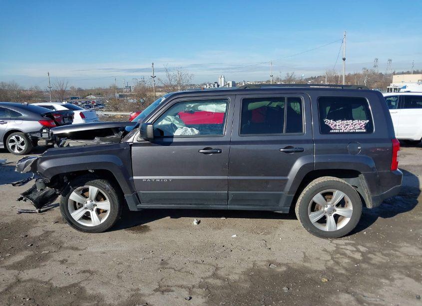 Photo 14 of 2016 Jeep Patriot LATITUDE (VIN 1C4NJRFB9GD522287)