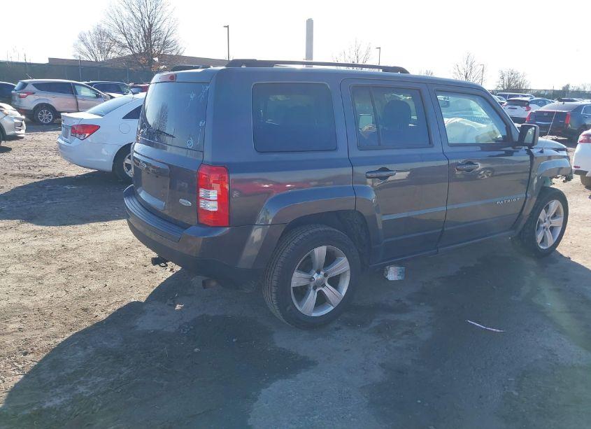Photo 4 of 2016 Jeep Patriot LATITUDE (VIN 1C4NJRFB9GD522287)