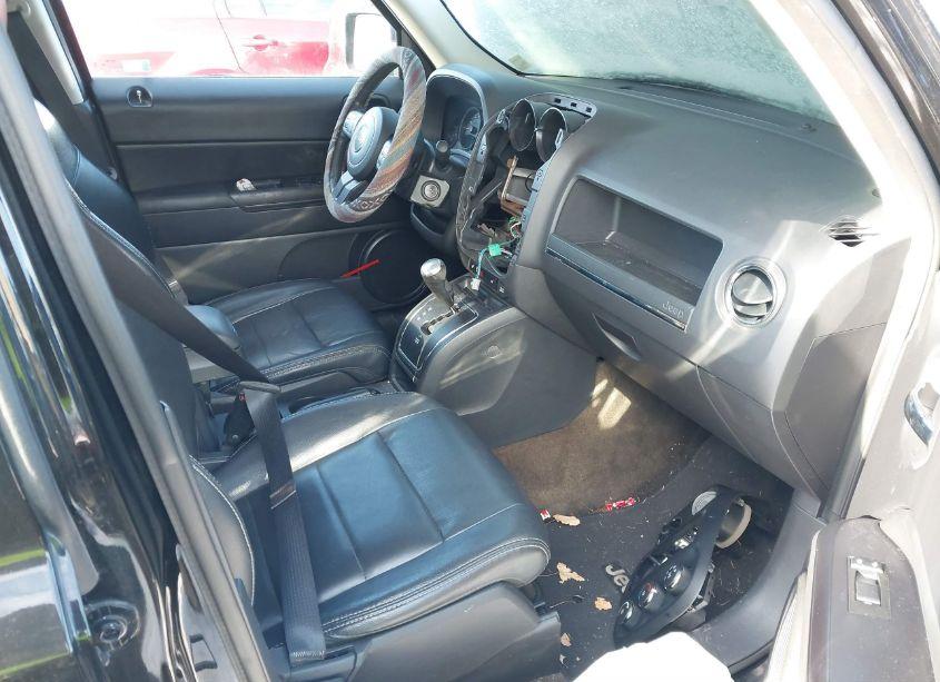 Photo 5 of 2016 Jeep Patriot HIGH ALTITUDE EDITION (VIN 1C4NJRFB9GD567097)