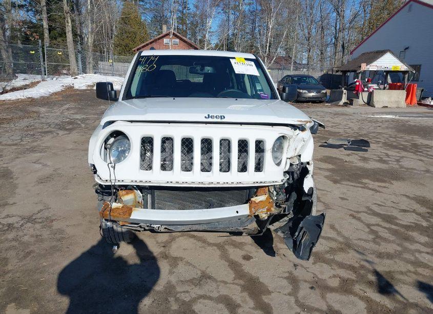 Photo 13 of 2016 Jeep Patriot LATITUDE (VIN 1C4NJRFB9GD595997)
