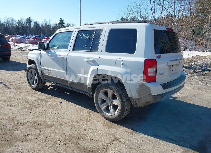 Photo 3 of 2016 Jeep Patriot LATITUDE (VIN 1C4NJRFB9GD595997)