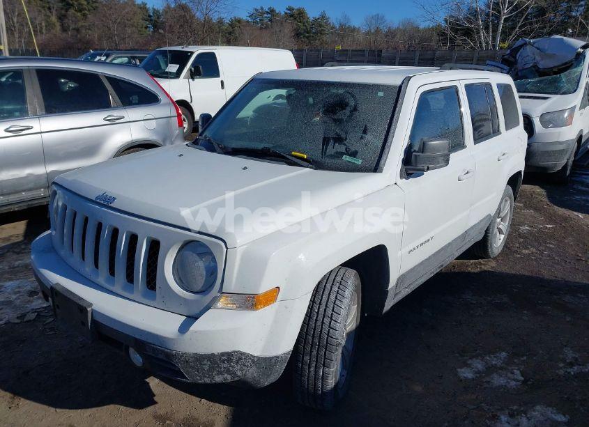 Photo 2 of 2016 Jeep Patriot LATITUDE (VIN 1C4NJRFB9GD741993)