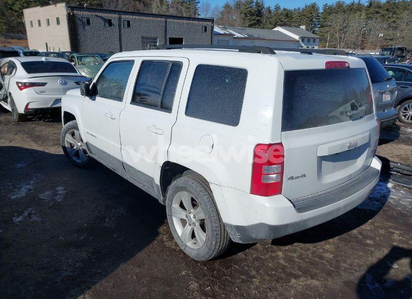 Photo 3 of 2016 Jeep Patriot LATITUDE (VIN 1C4NJRFB9GD741993)