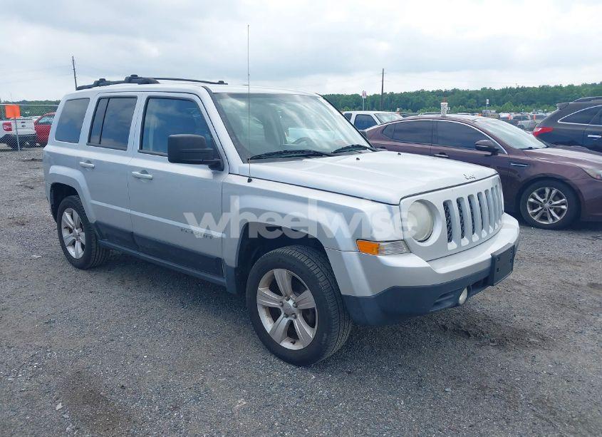 2013 Jeep Patriot LATITUDE (VIN 1C4NJRFBXDD263711) main photo