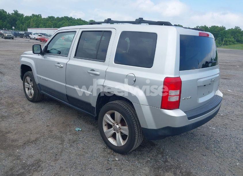 Photo 3 of 2013 Jeep Patriot LATITUDE (VIN 1C4NJRFBXDD263711)