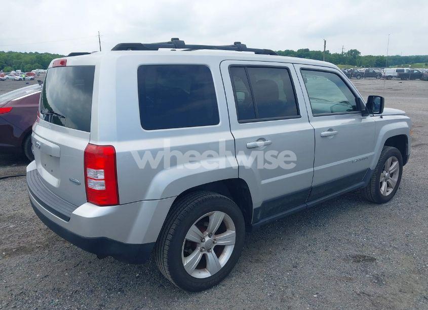 Photo 4 of 2013 Jeep Patriot LATITUDE (VIN 1C4NJRFBXDD263711)