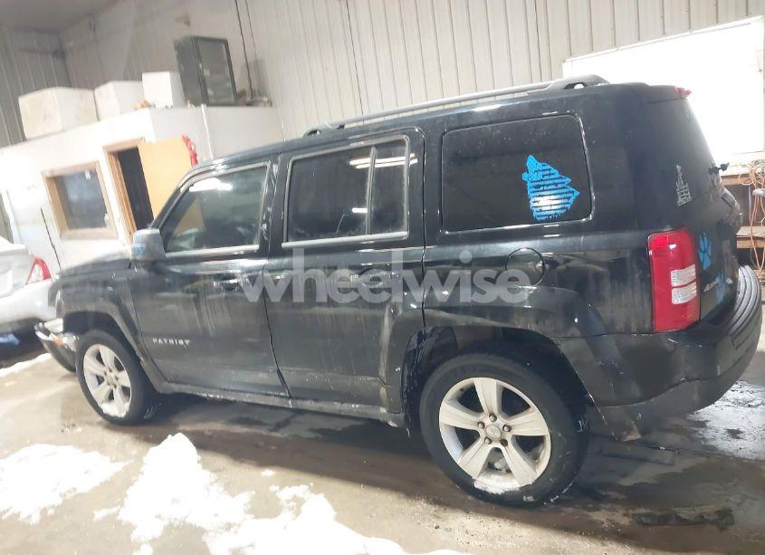 Photo 13 of 2014 Jeep Patriot LATITUDE (VIN 1C4NJRFBXED510937)