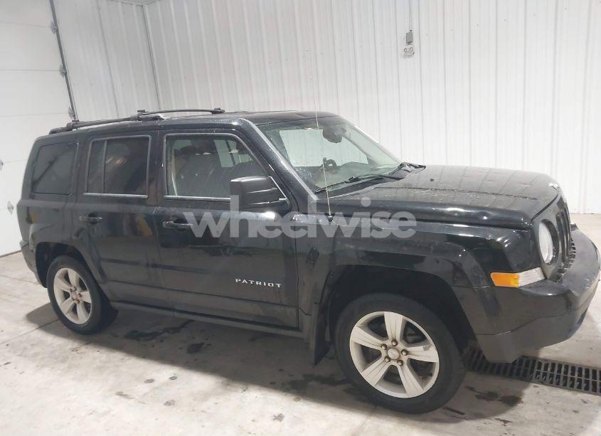 Photo 13 of 2014 Jeep Patriot LATITUDE (VIN 1C4NJRFBXED762896)