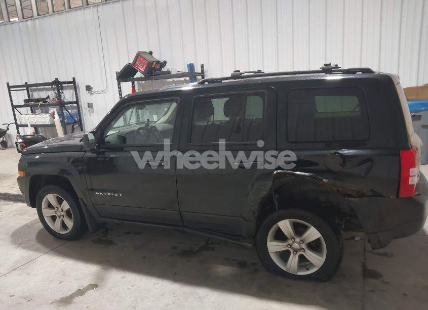 Photo 14 of 2014 Jeep Patriot LATITUDE (VIN 1C4NJRFBXED762896)