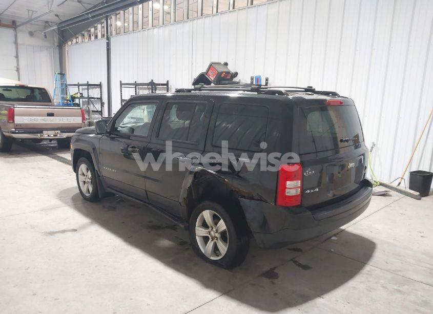 Photo 3 of 2014 Jeep Patriot LATITUDE (VIN 1C4NJRFBXED762896)