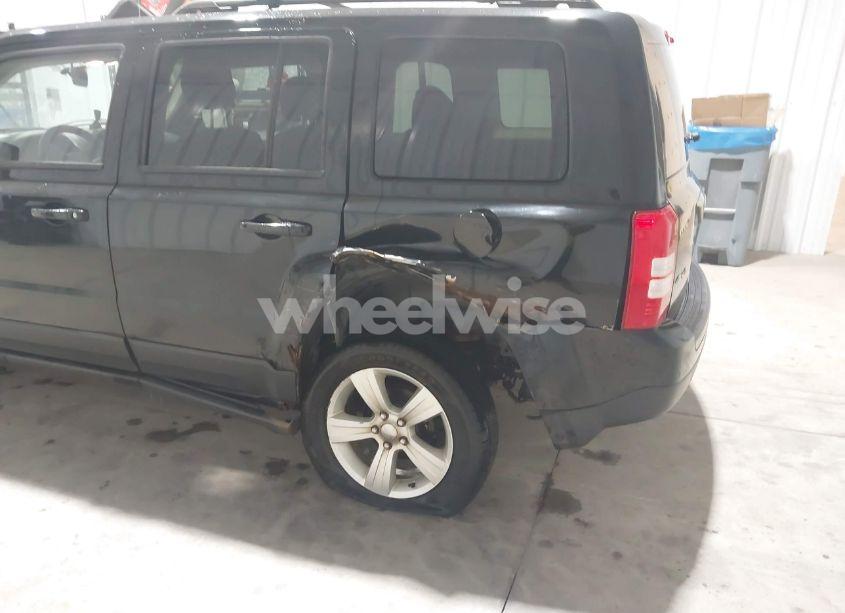 Photo 6 of 2014 Jeep Patriot LATITUDE (VIN 1C4NJRFBXED762896)