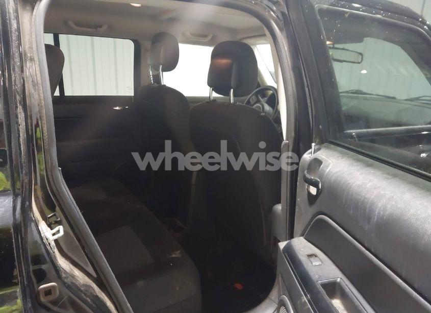 Photo 8 of 2014 Jeep Patriot LATITUDE (VIN 1C4NJRFBXED762896)