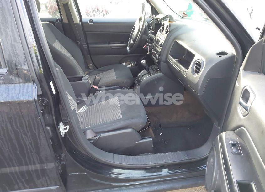 Photo 5 of 2014 Jeep Patriot LATITUDE (VIN 1C4NJRFBXED855532)