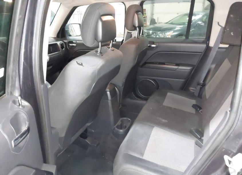 Photo 8 of 2014 Jeep Patriot LATITUDE (VIN 1C4NJRFBXED855739)