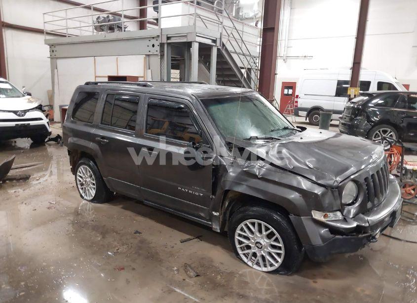 2015 Jeep Patriot LATITUDE (VIN 1C4NJRFBXFD130711) main photo
