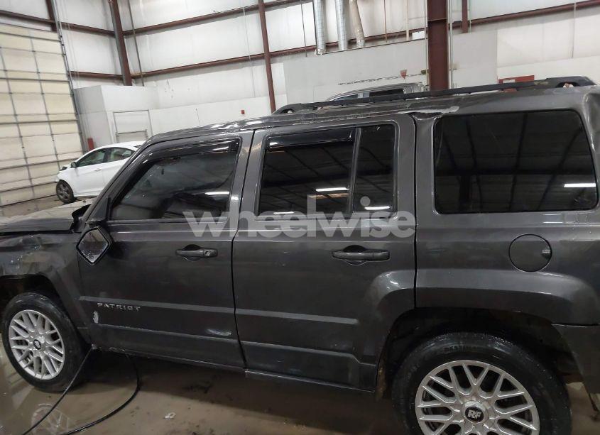 Photo 15 of 2015 Jeep Patriot LATITUDE (VIN 1C4NJRFBXFD130711)