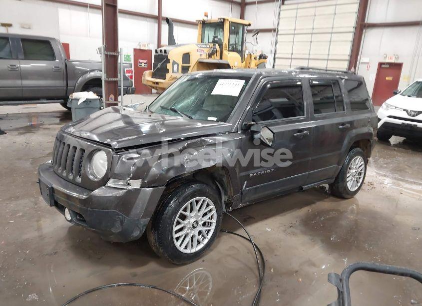 Photo 2 of 2015 Jeep Patriot LATITUDE (VIN 1C4NJRFBXFD130711)