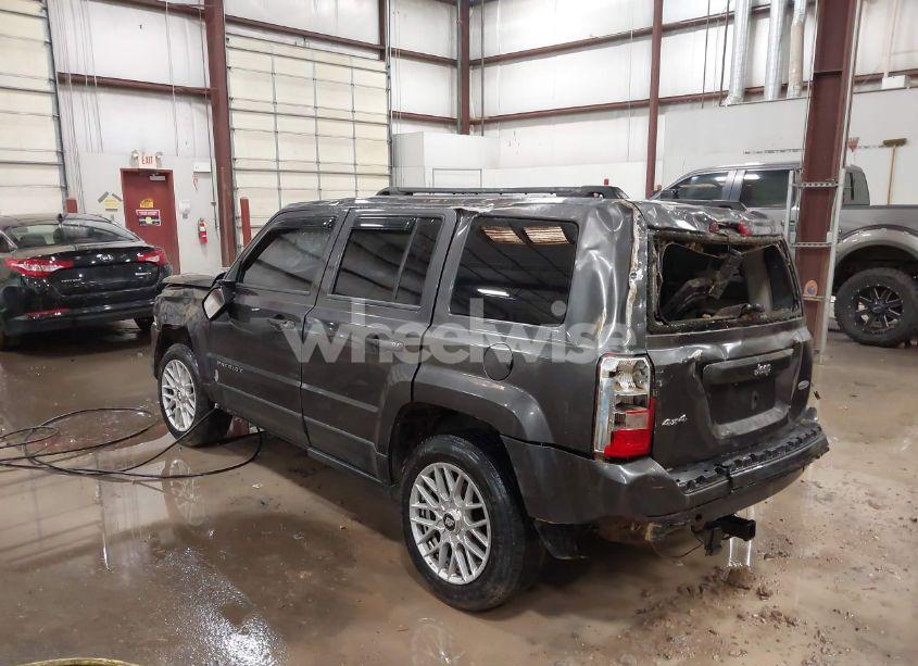 Photo 3 of 2015 Jeep Patriot LATITUDE (VIN 1C4NJRFBXFD130711)