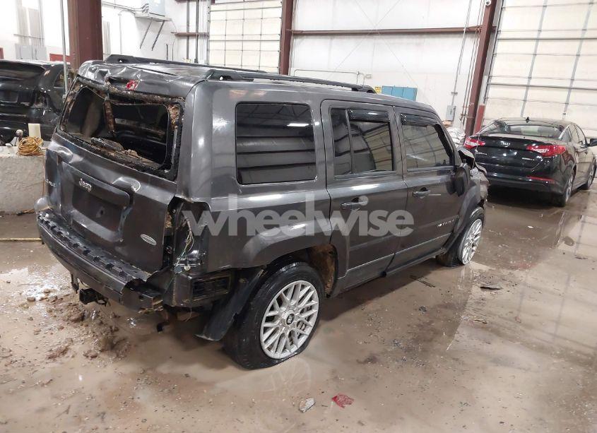 Photo 4 of 2015 Jeep Patriot LATITUDE (VIN 1C4NJRFBXFD130711)