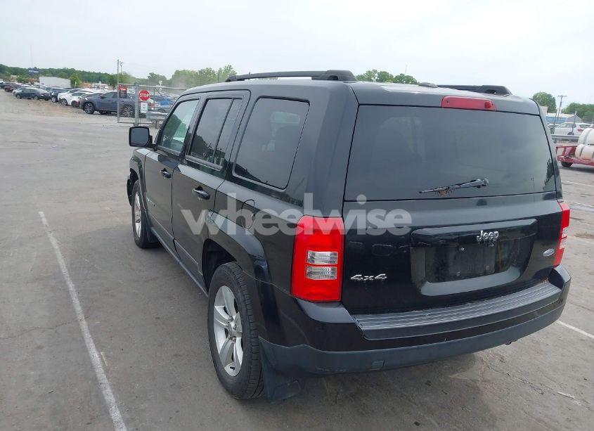 Photo 3 of 2015 Jeep Patriot LATITUDE (VIN 1C4NJRFBXFD169475)