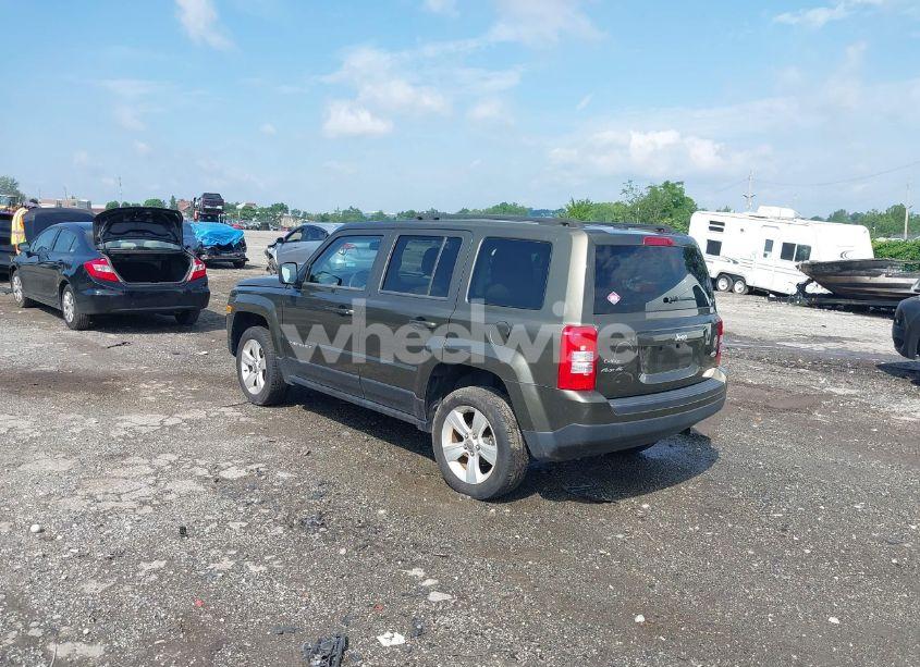 Photo 3 of 2015 Jeep Patriot LATITUDE (VIN 1C4NJRFBXFD202555)