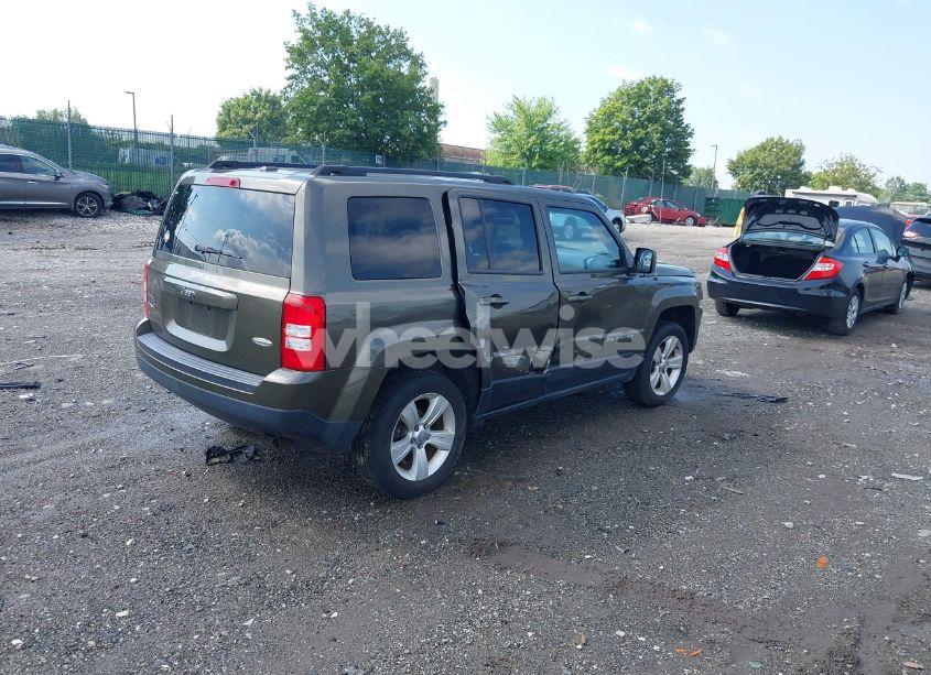 Photo 4 of 2015 Jeep Patriot LATITUDE (VIN 1C4NJRFBXFD202555)