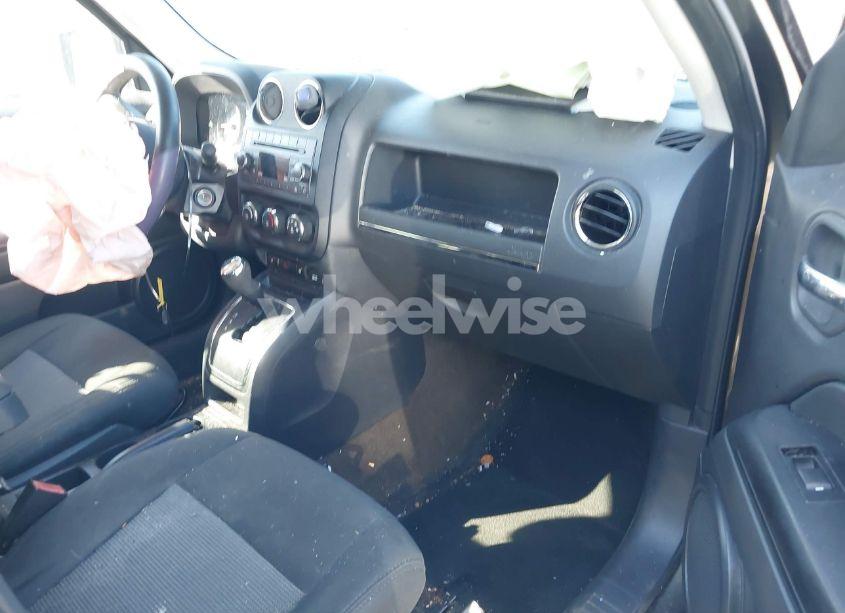 Photo 5 of 2015 Jeep Patriot LATITUDE (VIN 1C4NJRFBXFD417787)