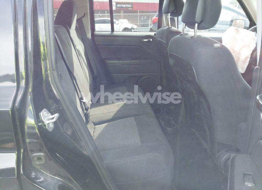 Photo 8 of 2016 Jeep Patriot LATITUDE (VIN 1C4NJRFBXGD580604)