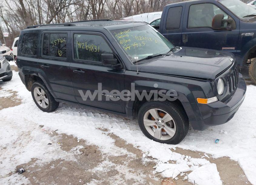 2016 Jeep Patriot LATITUDE (VIN 1C4NJRFBXGD587925) main photo