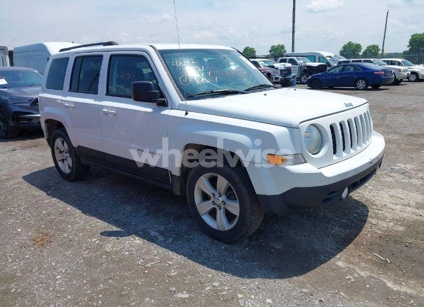 2016 Jeep Patriot LATITUDE (VIN 1C4NJRFBXGD782116) main photo
