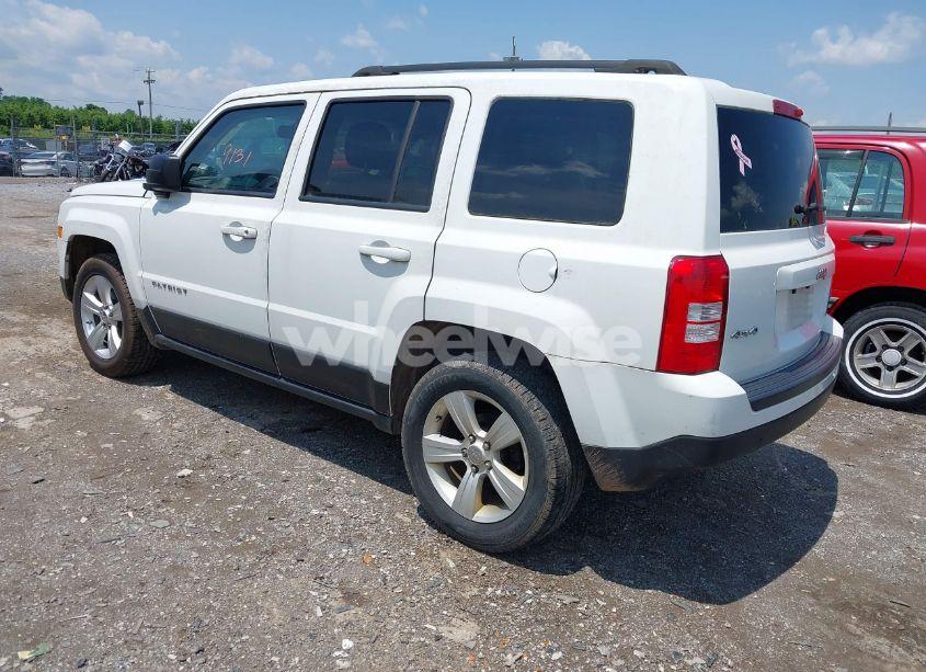 Photo 3 of 2016 Jeep Patriot LATITUDE (VIN 1C4NJRFBXGD782116)