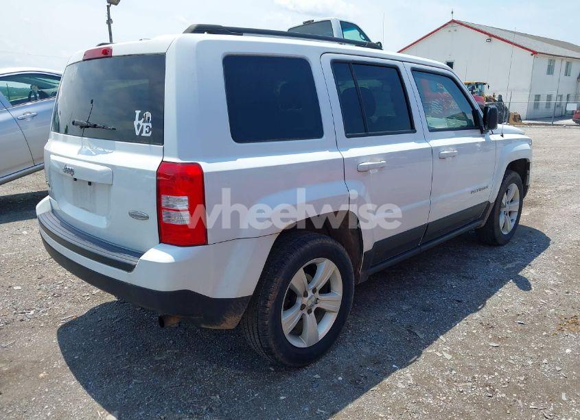 Photo 4 of 2016 Jeep Patriot LATITUDE (VIN 1C4NJRFBXGD782116)