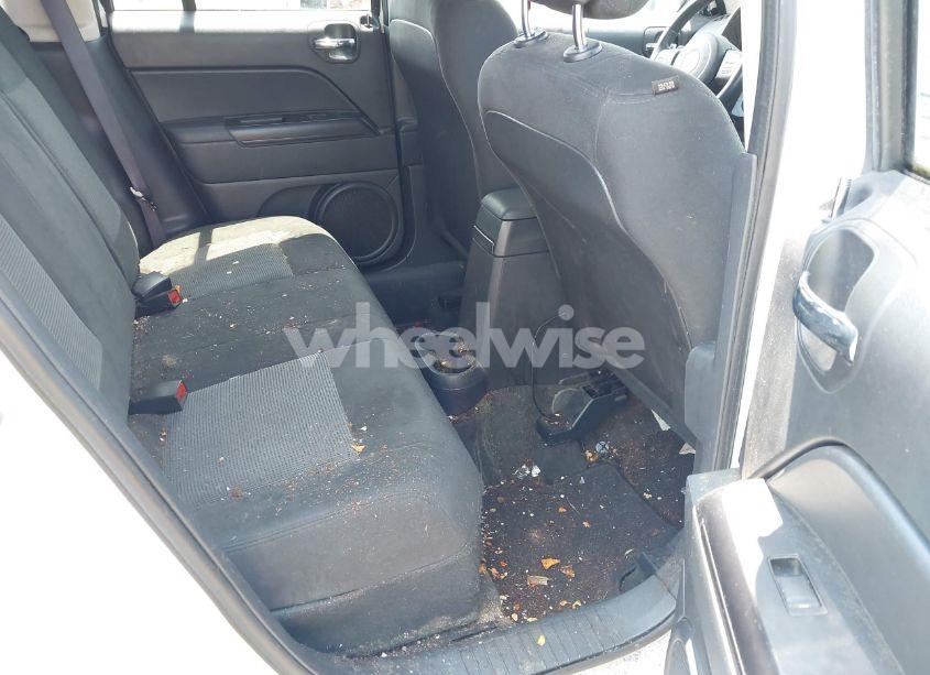 Photo 8 of 2016 Jeep Patriot LATITUDE (VIN 1C4NJRFBXGD782116)