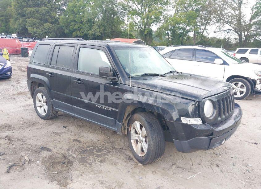 2017 Jeep Patriot LATITUDE 4X4 (VIN 1C4NJRFBXHD122398) main photo