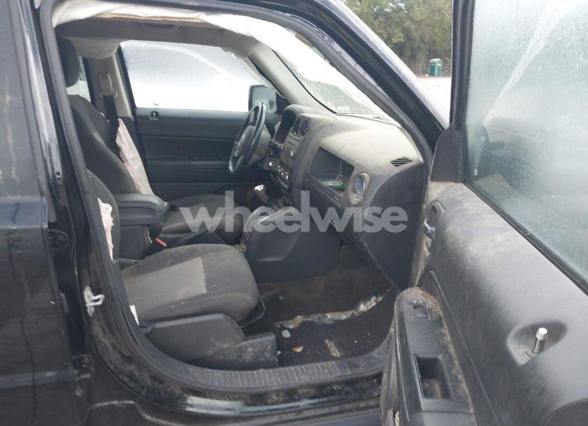 Photo 5 of 2017 Jeep Patriot LATITUDE 4X4 (VIN 1C4NJRFBXHD122398)