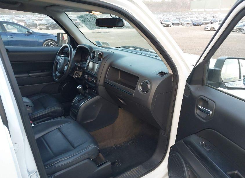 Photo 5 of 2017 Jeep Patriot HIGH ALTITUDE 4X4 (VIN 1C4NJRFBXHD128878)