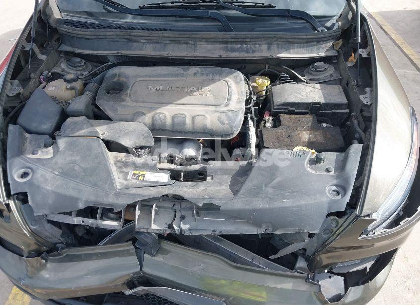 Photo 10 of 2015 Jeep Cherokee SPORT (VIN 1C4PJLAB0FW596407)